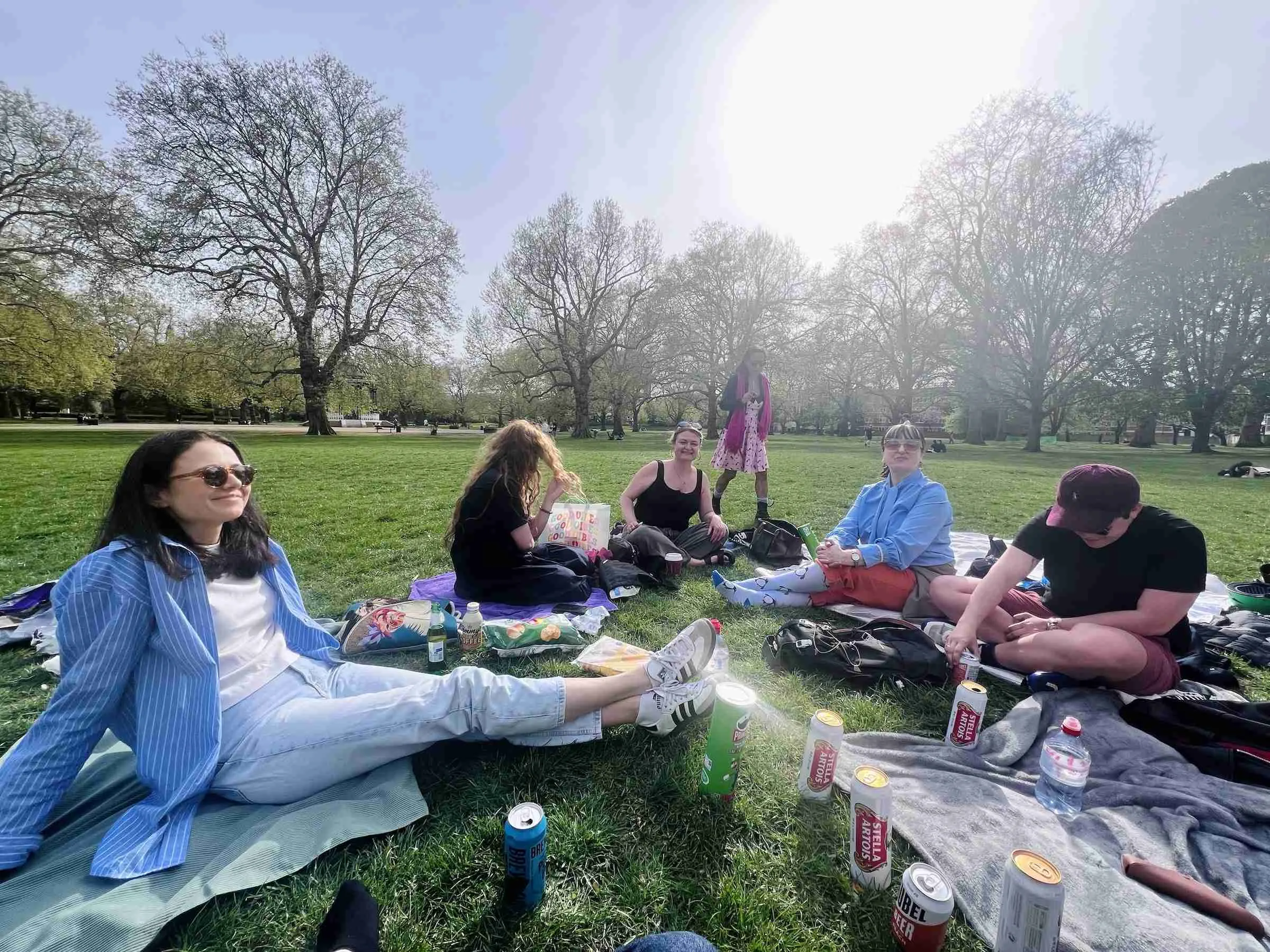 L Community women at a picnic
